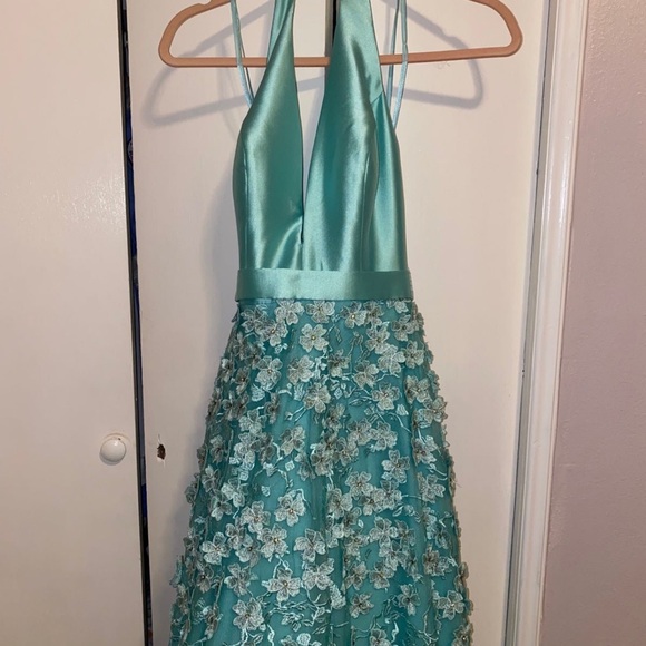 Beautiful Jovani Gown - Picture 6 of 6